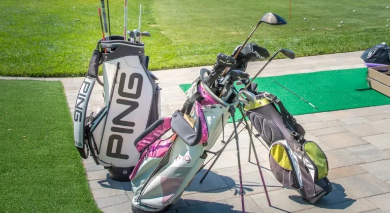 How Much Does A Golf Bag With Clubs Weigh